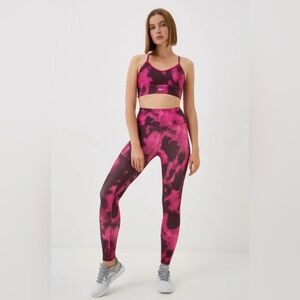 Reebok dye washed ID Train Printed wicker Leggings and top set NWT